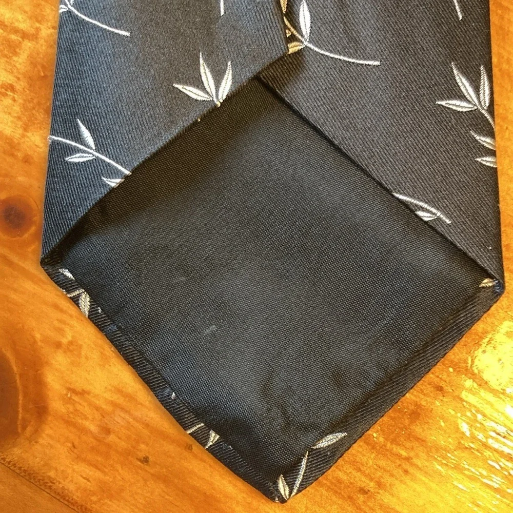 Geoffrey Beene Mens‎ Silk Tie Gray Silver Leaf Vine Pattern Formal Business Boho